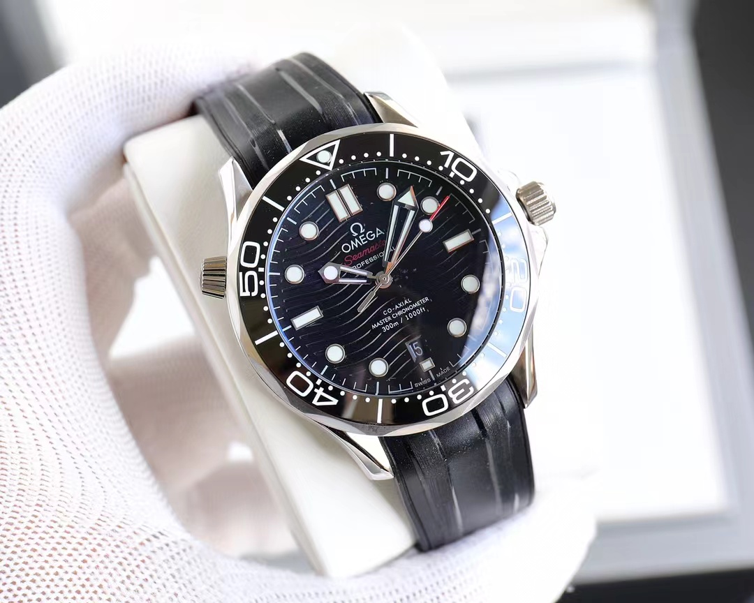 Omega Seamaster Diver 300M Master Co-Axial 42 Stainless Steel / Black / Rubber