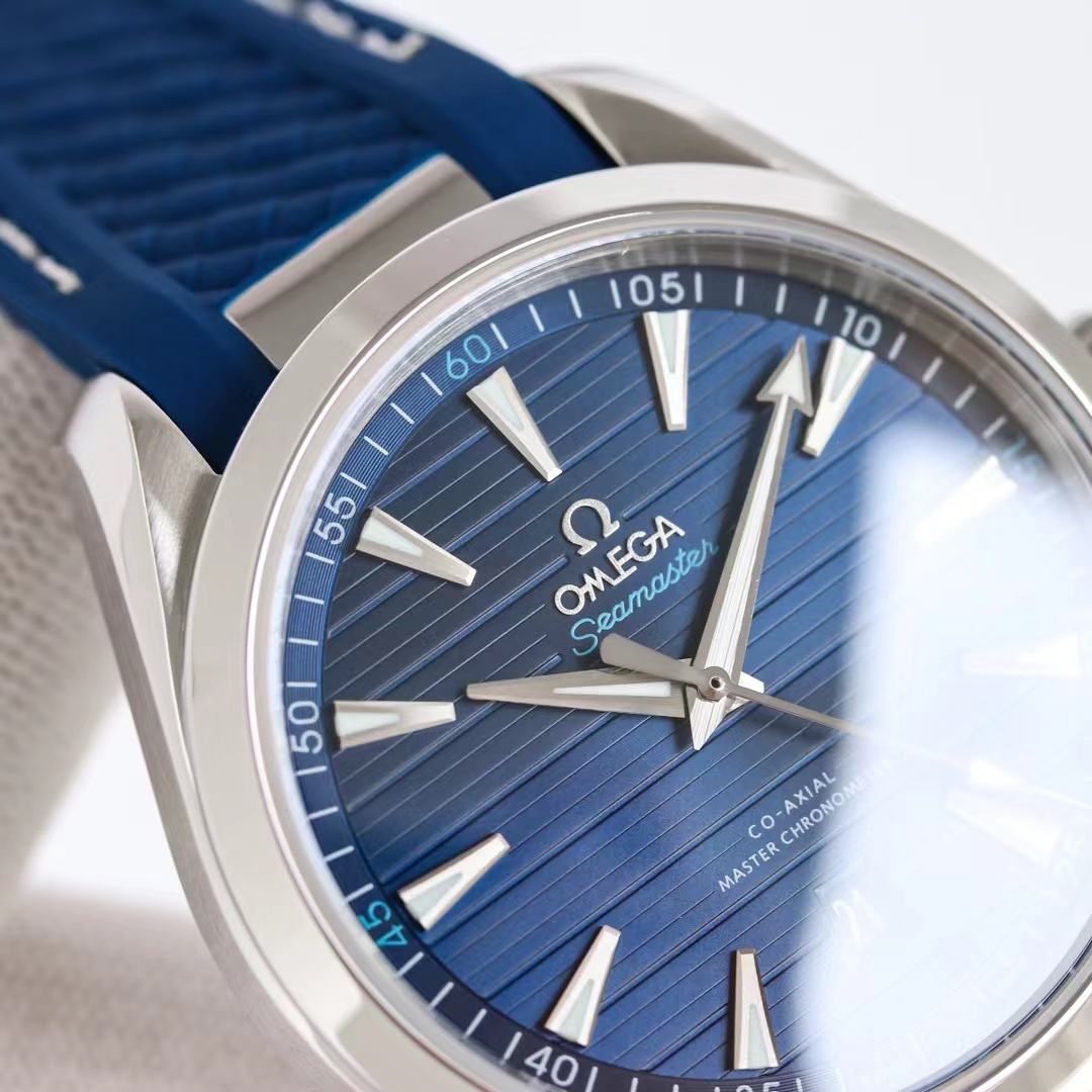 Omega Seamaster Aqua Terra 150M Master Chronometer 41 Stainless Steel / Blue / Rubber