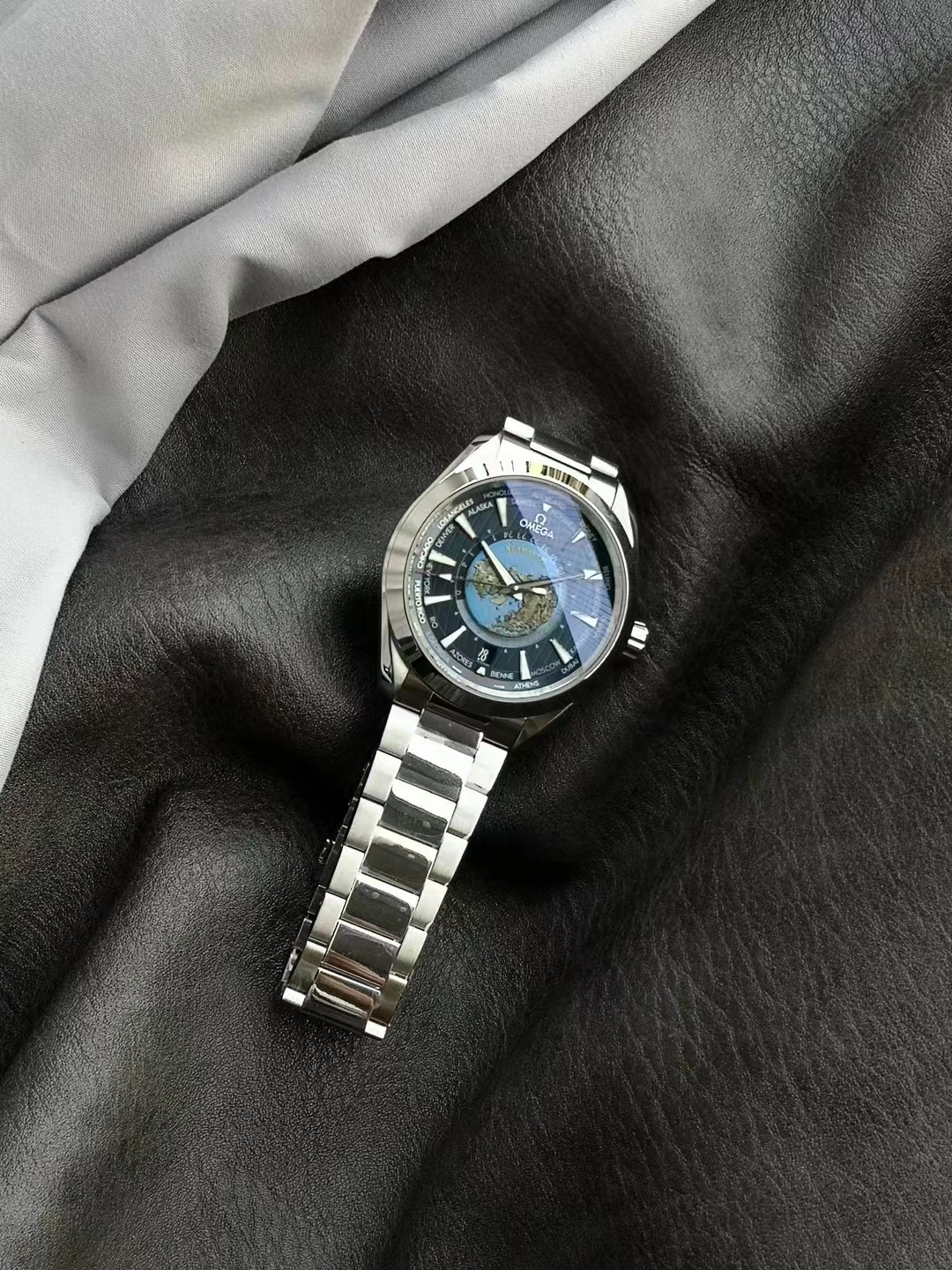 Omega Seamaster Aqua Terra 150M Master Chronometer 43 Worldtimer Stainless Steel / Blue / Bracelet