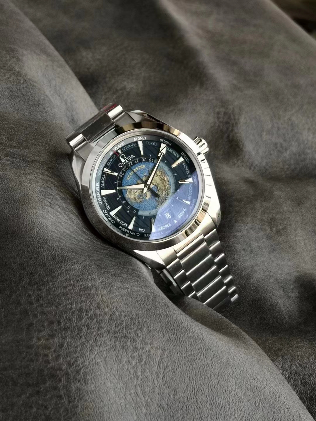 Omega Seamaster Aqua Terra 150M Master Chronometer 43 Worldtimer Stainless Steel / Blue / Bracelet