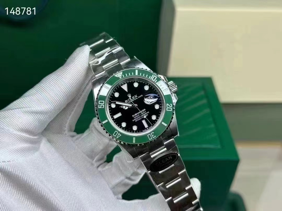 Rolex Submariner Date 41 Stainless Steel / Black / Green Cerachrom