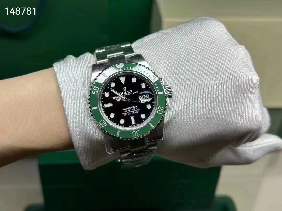 Rolex Submariner Date 41 Stainless Steel / Black / Green Cerachrom