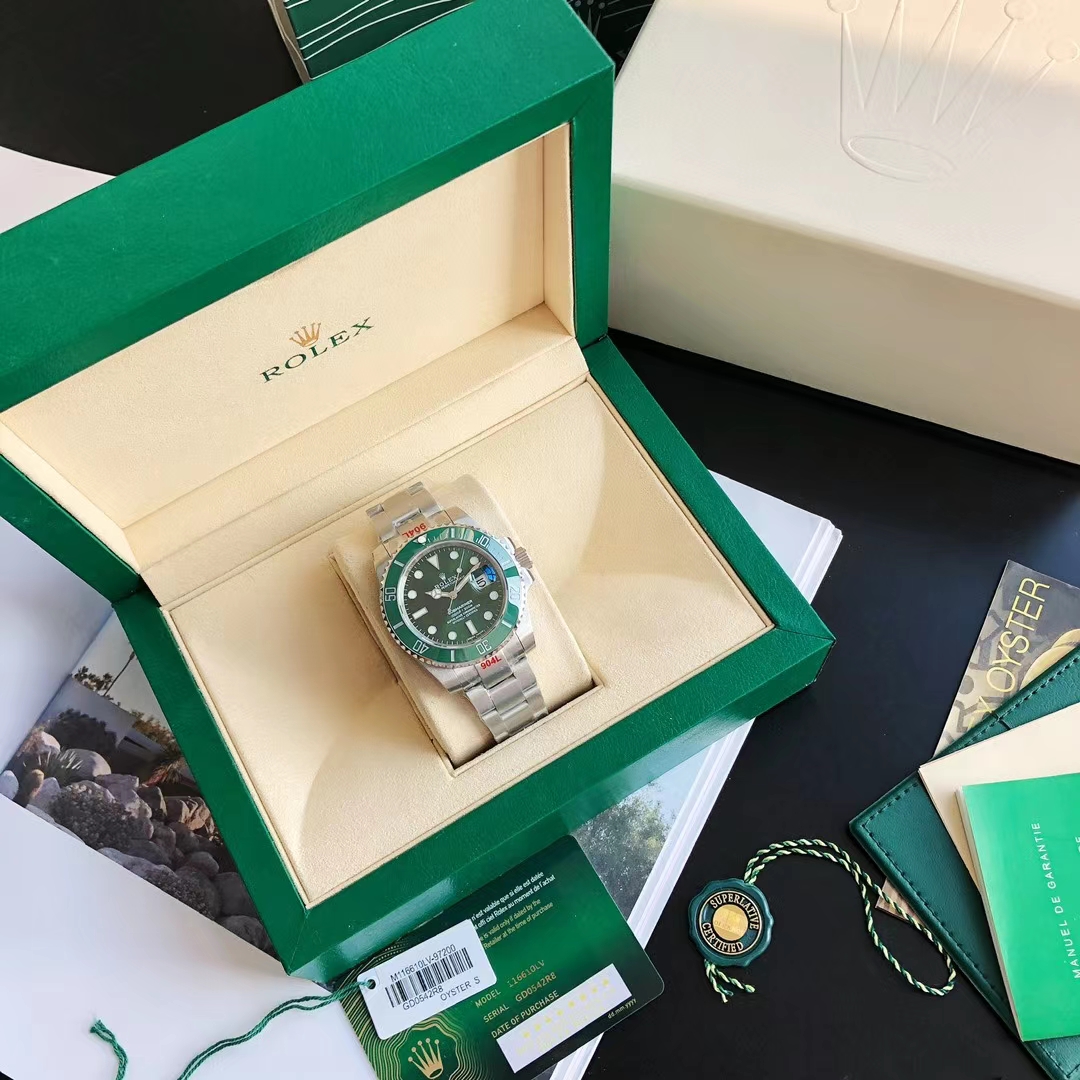 Rolex Submariner Date Stainless Steel / Green / Cerachom