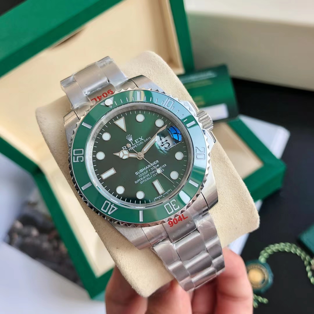 Rolex Submariner Date Stainless Steel / Green / Cerachom