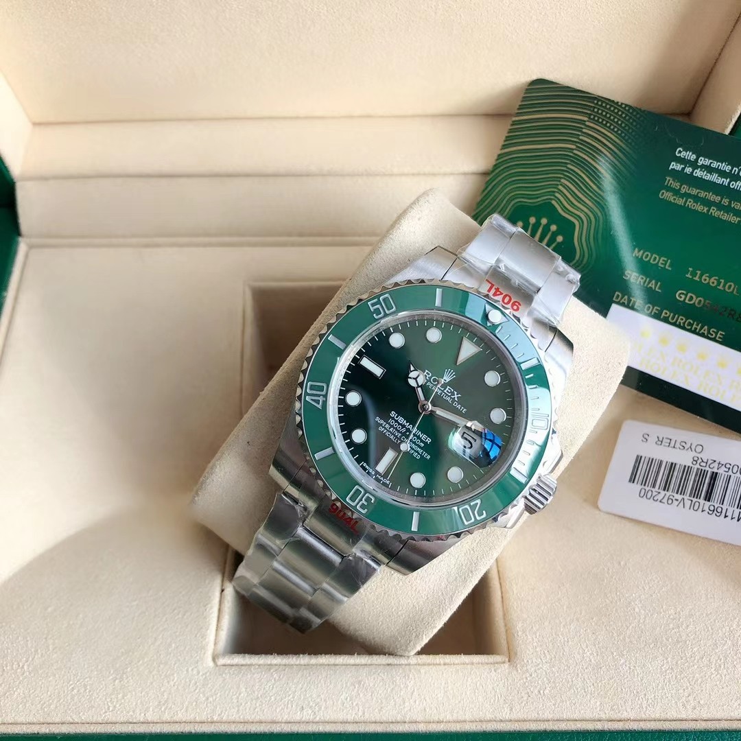 Rolex Submariner Date Stainless Steel / Green / Cerachom