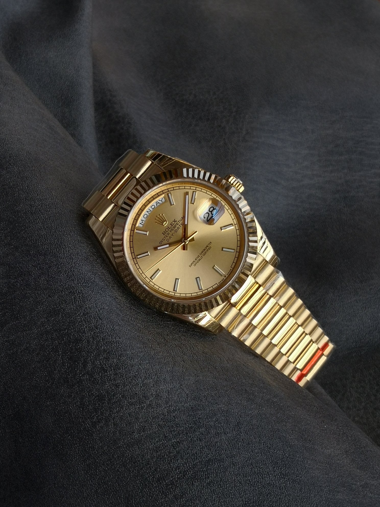 Rolex Day-Date 40 Yellow Gold / Champagne