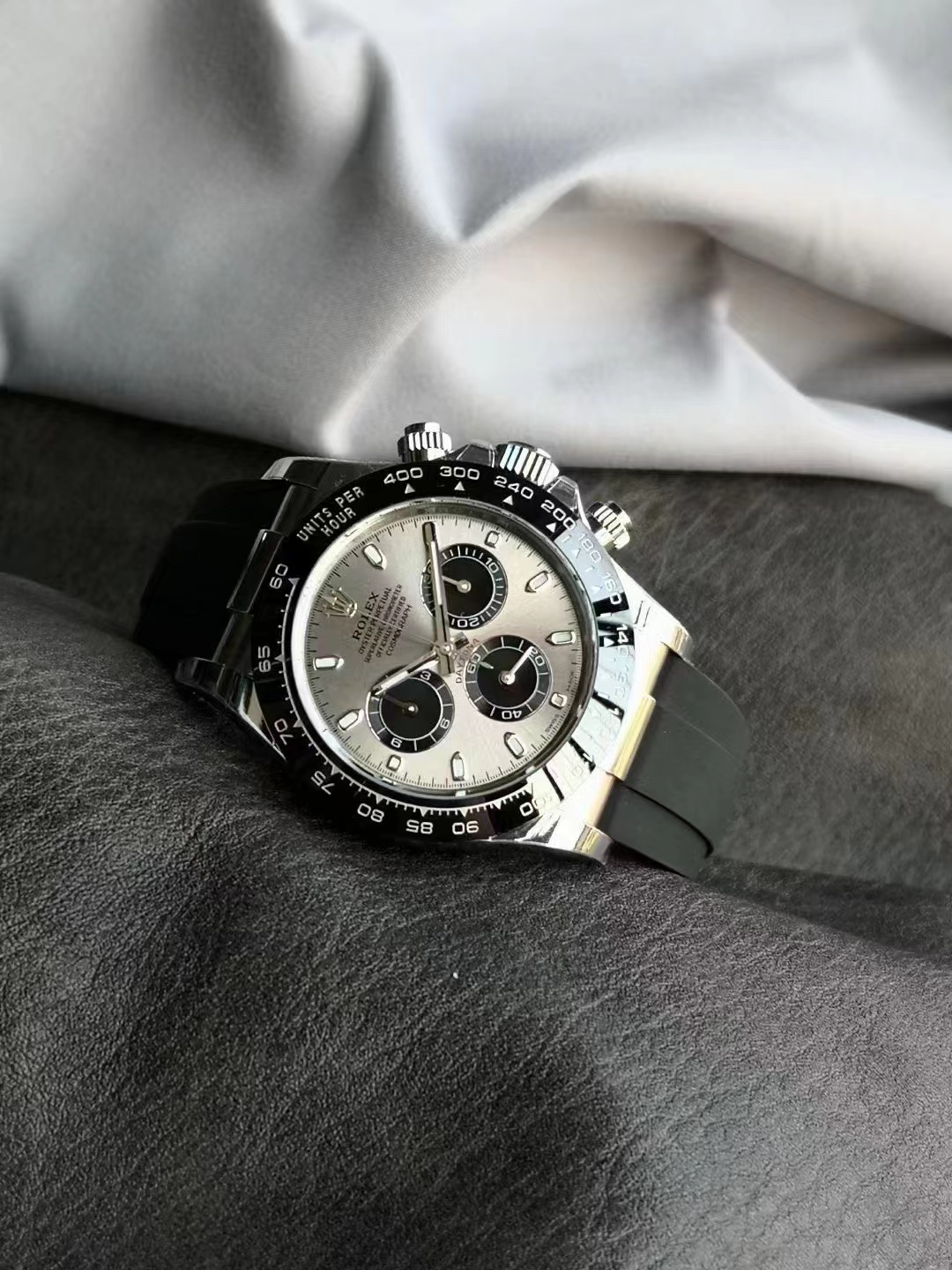 Rolex Cosmograph Daytona White Gold / Cerachrom / Silver / Oysterflex